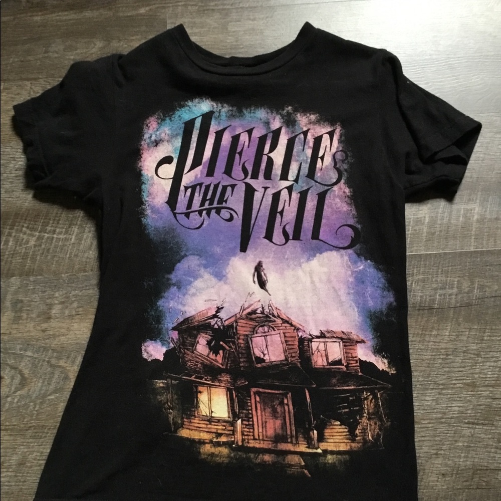 Tee shirt